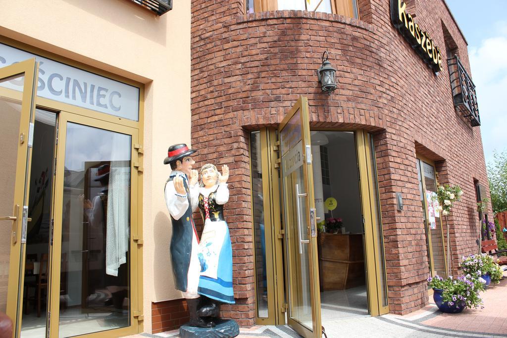 莱鲍Gosciniec Kaszebe住宿加早餐旅馆 外观 照片